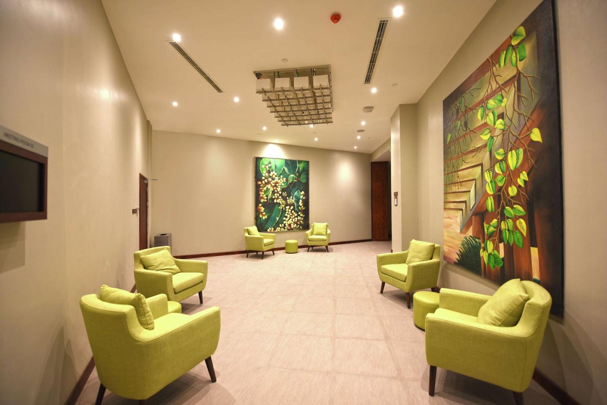 Hilton Garden Inn Kampala Extérieur photo