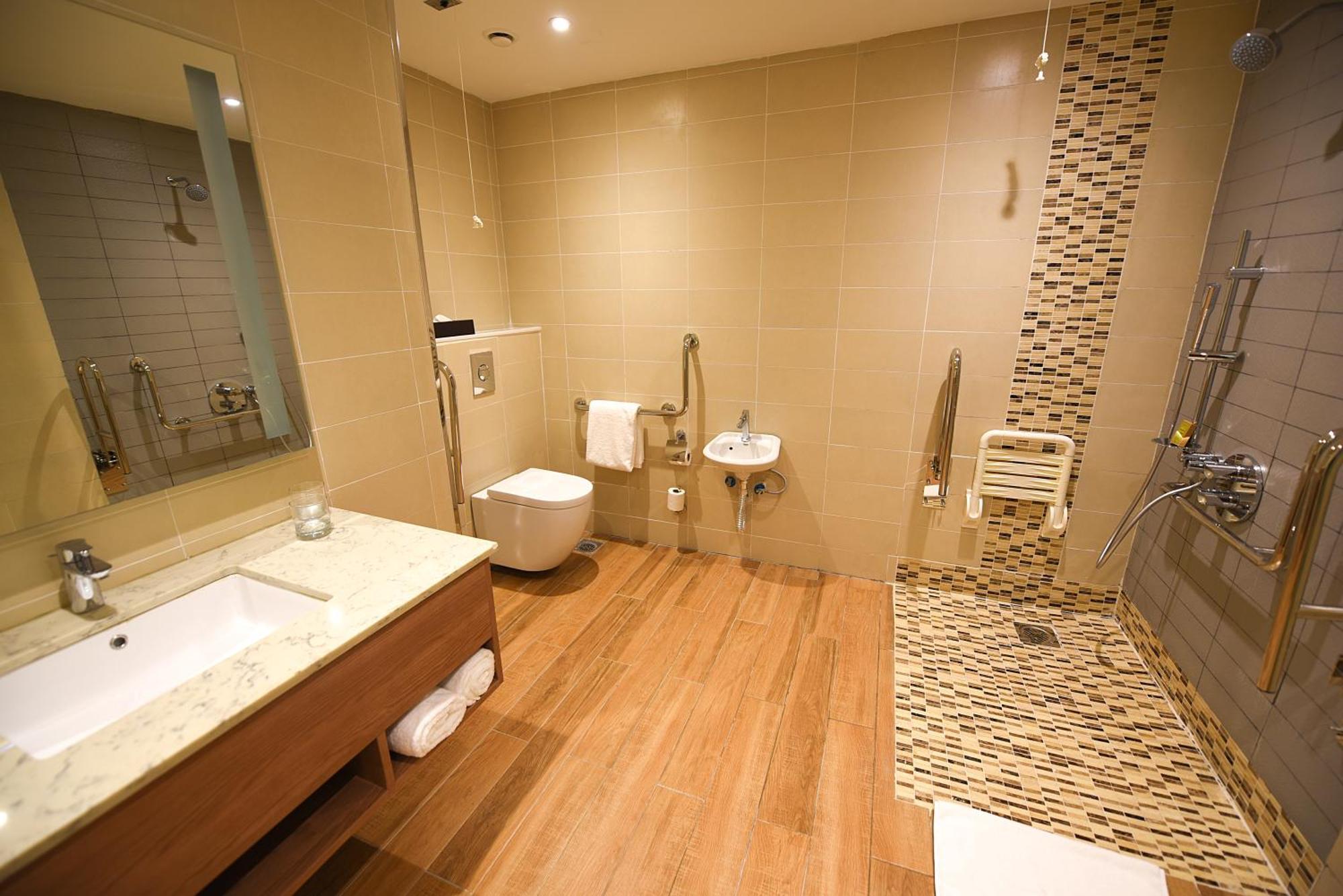 Hilton Garden Inn Kampala Extérieur photo