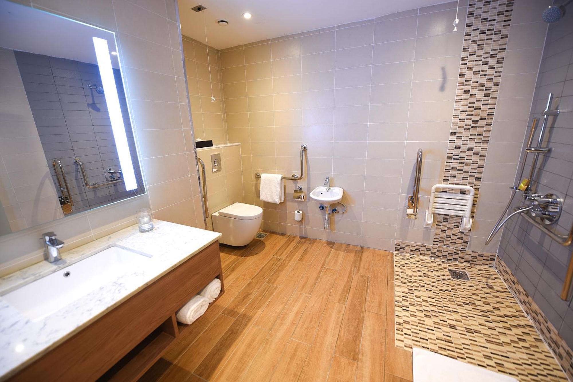 Hilton Garden Inn Kampala Extérieur photo
